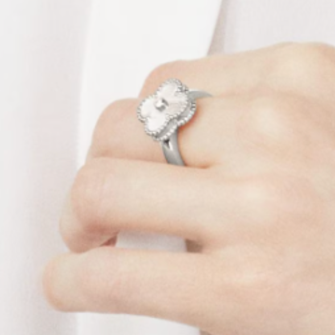 Amber Ring - White/ Silver