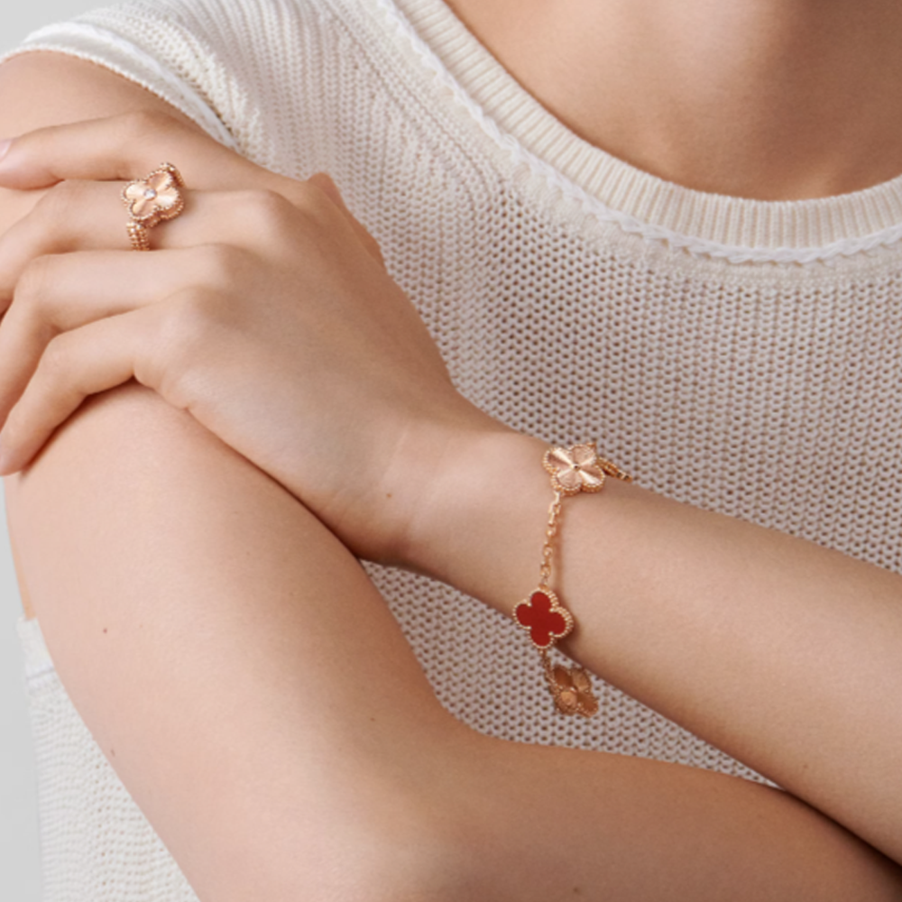 Red Rose Gold Guilloché | Clover Bracelet